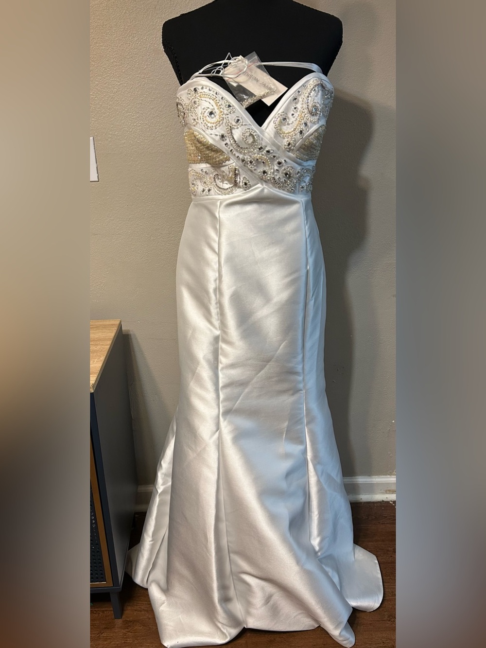 Madison James Size 10 White Beaded Rhinestone Mermaid Prom Formal Gown